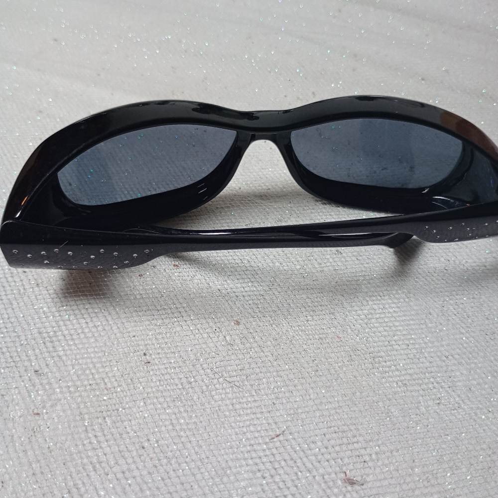 Sunglasses - Picture 3 of 8